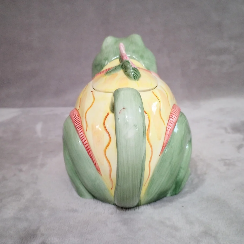 Vintage Mann Ceramic Figural Frog Teapot Frog Theme Amphibian